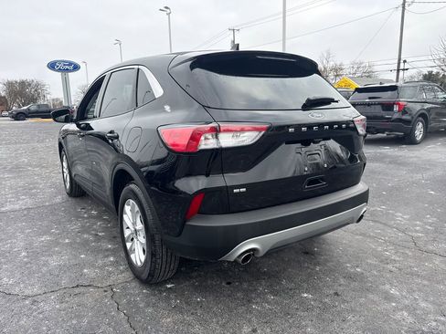 Used 2022 Ford Escape SE w/ Cold Weather Package image 9