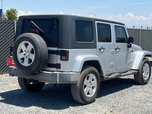 Used 2007 Jeep Wrangler Unlimited Sahara AWD/4WD image 3