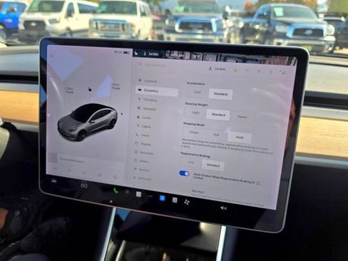 Used 2018 Tesla Model 3 Long Range image 33
