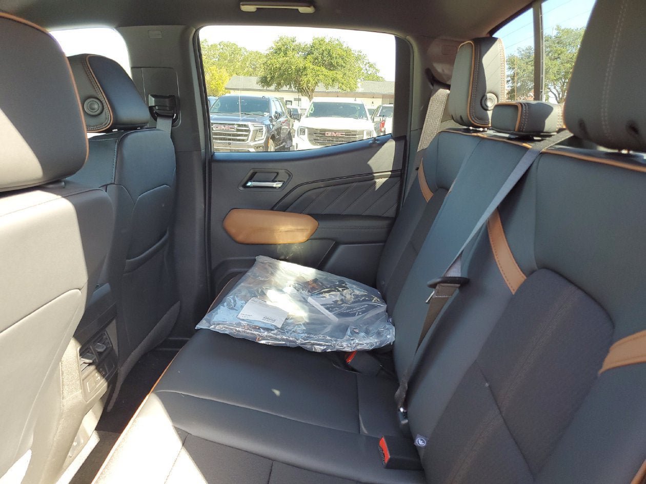 New 2026 GMC Canyon AT4 AWD/4WD image 11