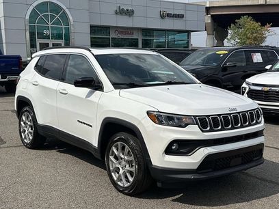 Used 2024 Jeep Compass Latitude w/ Sun and Sound Group
