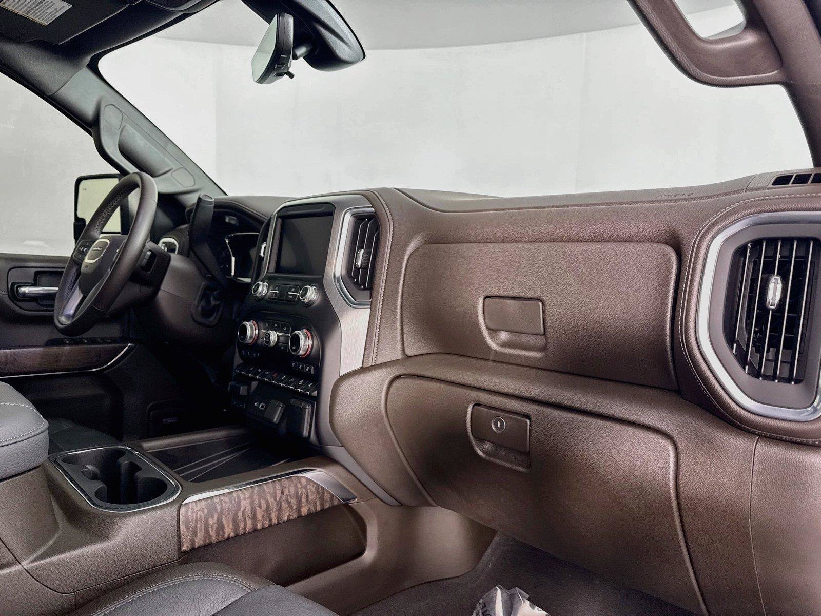 Used 2022 GMC Sierra 2500 Denali w/ Denali Ultimate Package AWD/4WD image 44
