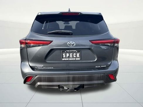 Used 2020 Toyota Highlander XLE image 4