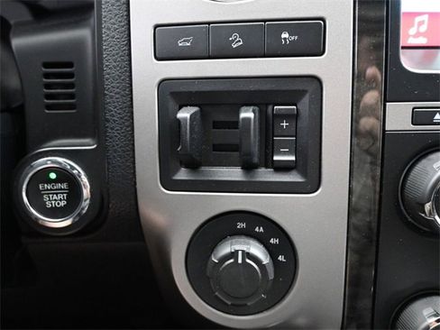 Used 2017 Ford Expedition Limited image 22