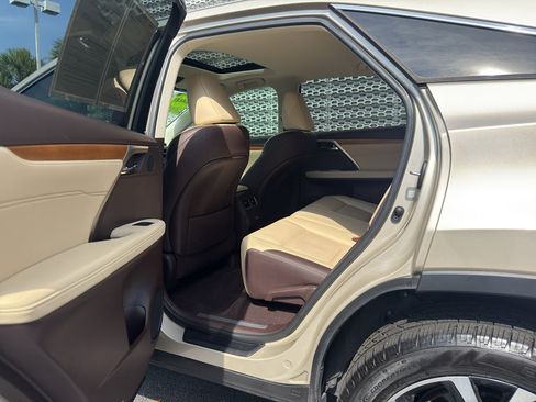 Used 2019 Lexus RX 350 FWD w/ Premium Package image 16