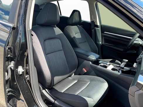 Used 2022 Nissan Altima 2.5 SV w/ SV Premium Package image 7