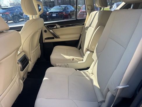 Used 2023 Lexus GX 460 Premium image 30