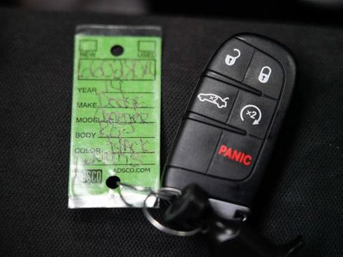 Used 2019 Dodge Charger R/T w/ Driver Confidence Group RWD image 5