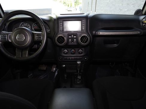 Used 2014 Jeep Wrangler Unlimited Sport w/ Quick Order Package 24S AWD/4WD image 19