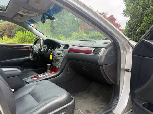 Used 2005 Lexus ES 330 FWD image 13