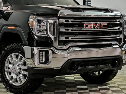 Used 2022 GMC Sierra 2500 SLE w/ SLE Value Package; image 2
