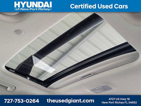 Certified 2024 Hyundai Venue SEL image 21