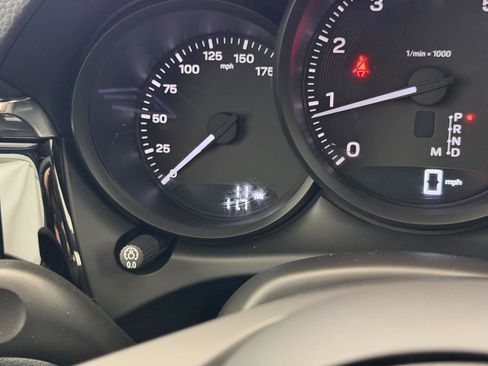 New 2026 Porsche Macan image 22