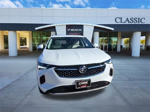 Used 2022 Buick Envision Avenir w/ Technology Package II image 2