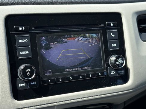 Used 2019 Honda HR-V LX image 5
