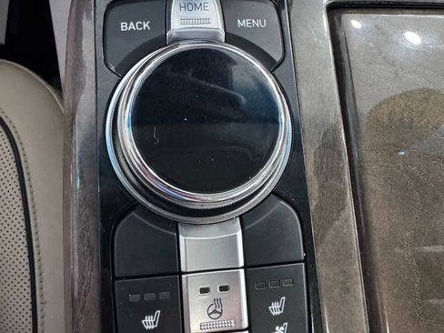 Used 2017 Genesis G90 3.3T Premium image 33