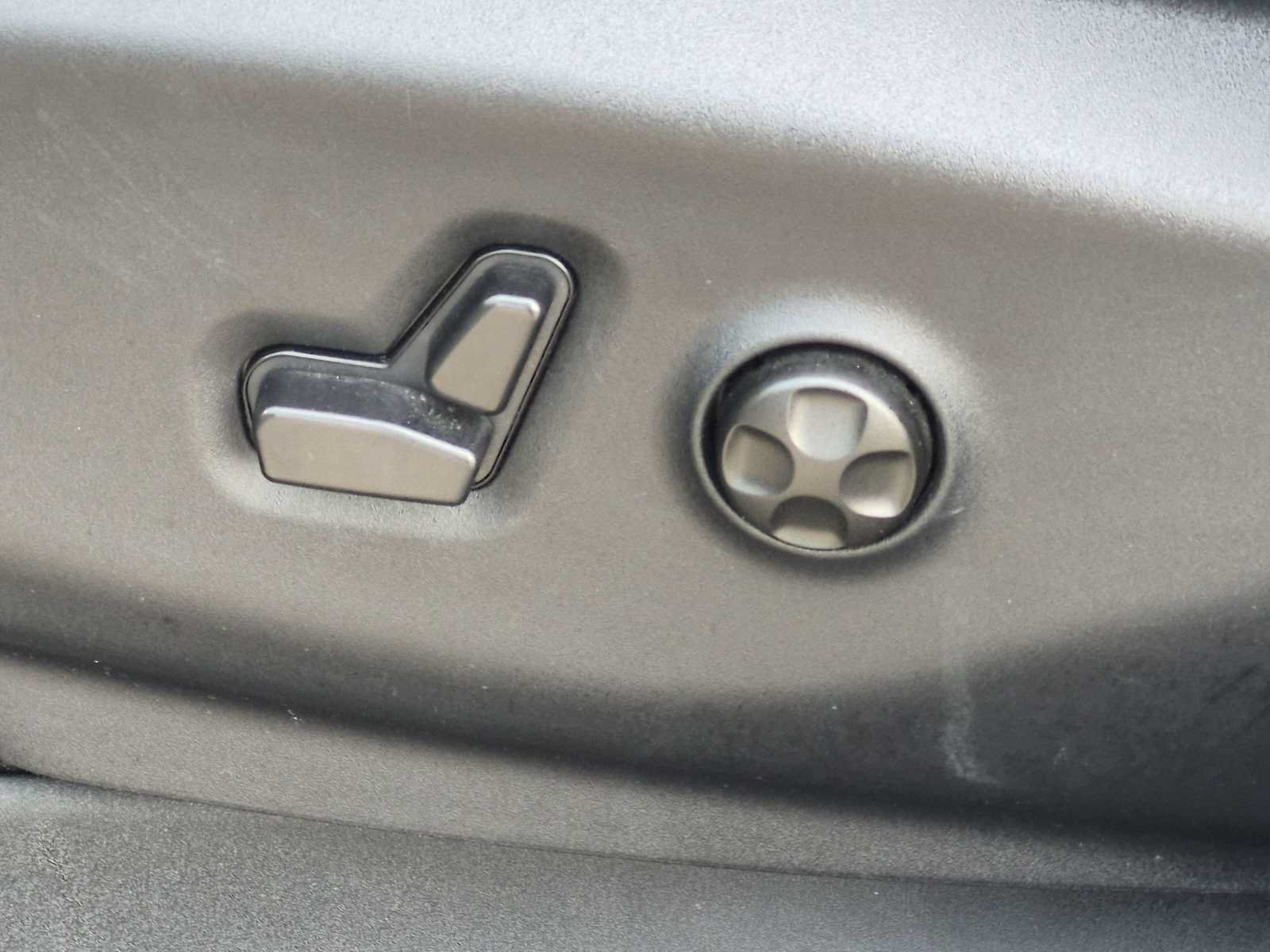 Used 2026 Chrysler Pacifica Select FWD image 17