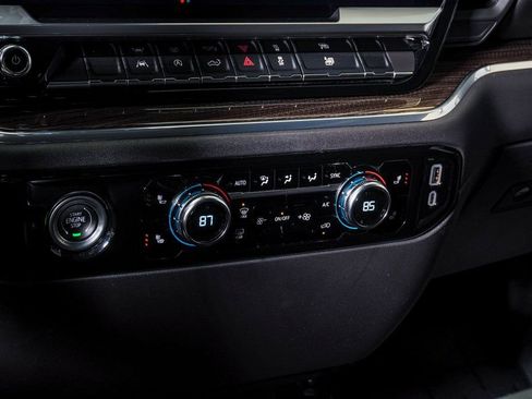 Used 2024 GMC Sierra 1500 Elevation image 27