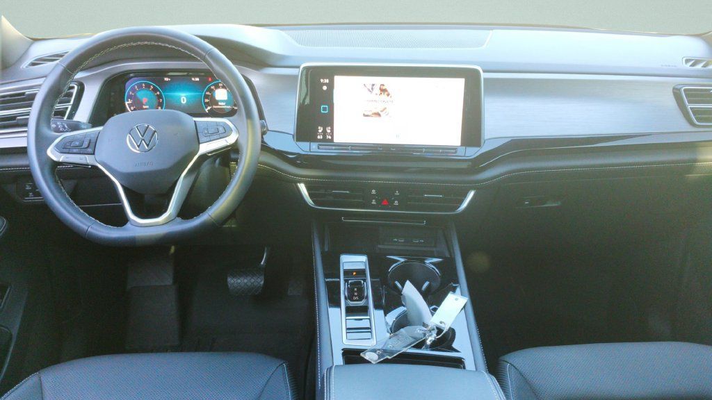 Used 2024 Volkswagen Atlas Cross Sport SE w/ Panoramic Sunroof Package FWD image 11