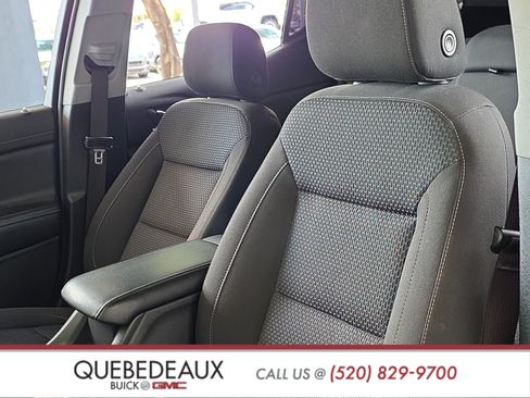 Used 2023 GMC Acadia SLE FWD image 11