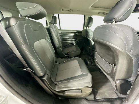Used 2023 Jeep Grand Cherokee L Laredo image 34