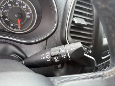 Used 2019 Jeep Cherokee Latitude Plus w/ Cold Weather Group image 21