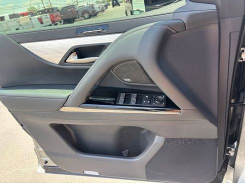 Used 2023 Lexus LX 600 F Sport w/ Accessory Package (Z1) AWD/4WD image 22