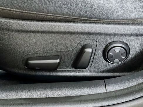 Used 2018 Kia Stinger Premium image 11