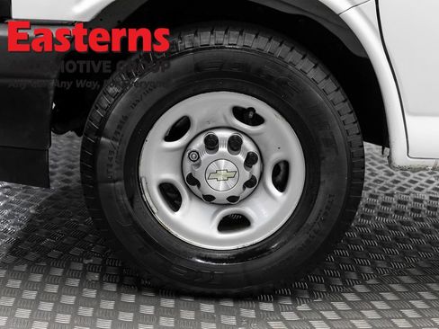 Used 2021 Chevrolet Express 2500 RWD image 27