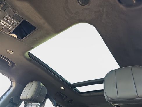 New 2026 Land Rover Defender 130 V8 image 31