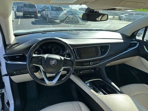 Used 2023 Buick Enclave Essence image 11