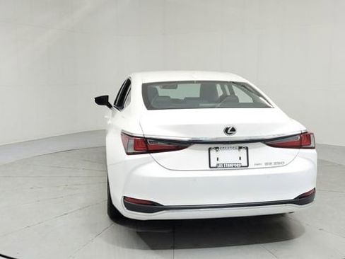 Used 2021 Lexus ES 250 w/ Premium Package image 4
