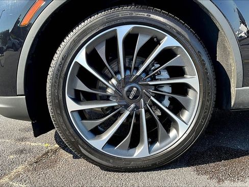 Used 2025 Lincoln Aviator Reserve w/ Illumination Package image 9