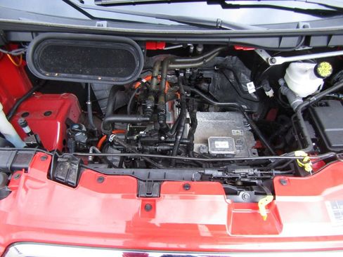 Used 2024 Ford E-Transit 148 Medium Roof image 9