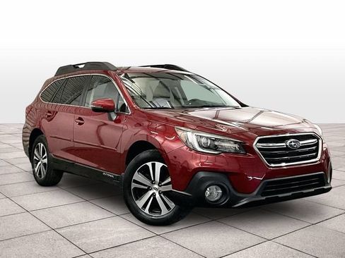 Used 2018 Subaru Outback 3.6R Limited AWD/4WD image 3