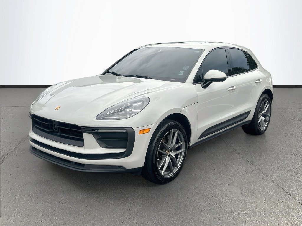 Used 2023 Porsche Macan AWD/4WD image 3