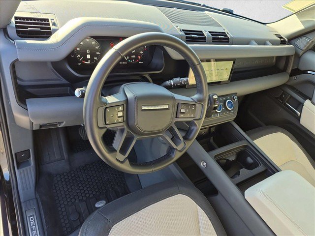 Used 2024 Land Rover Defender 110 X-Dynamic SE AWD/4WD image 10