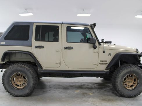 Used 2018 Jeep Wrangler Unlimited Sport S image 11