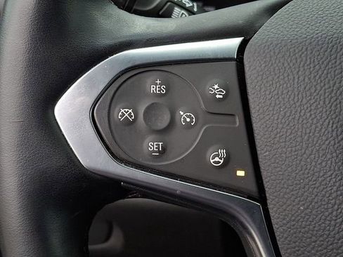 Used 2023 Chevrolet Traverse LT image 16