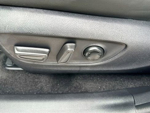 Used 2022 Toyota RAV4 Limited image 35