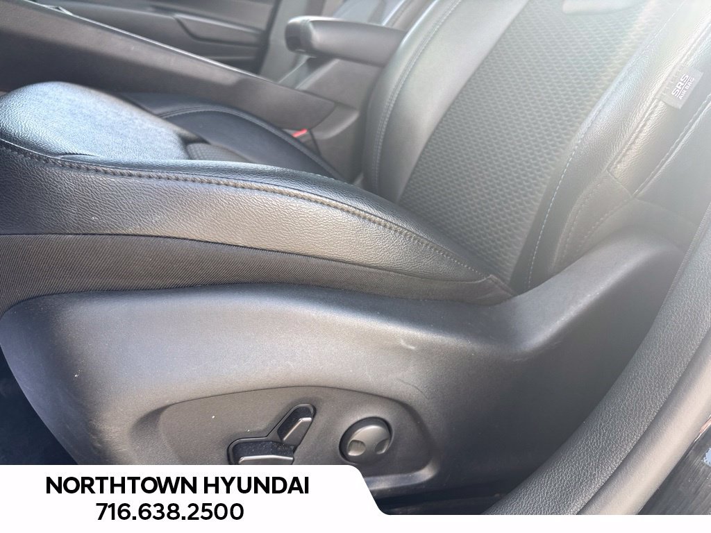 Used 2025 Jeep Compass Latitude w/ Convenience Group AWD/4WD image 10