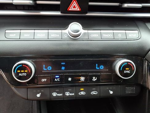 Used 2023 Hyundai Elantra Limited w/ Cargo Package FWD image 22