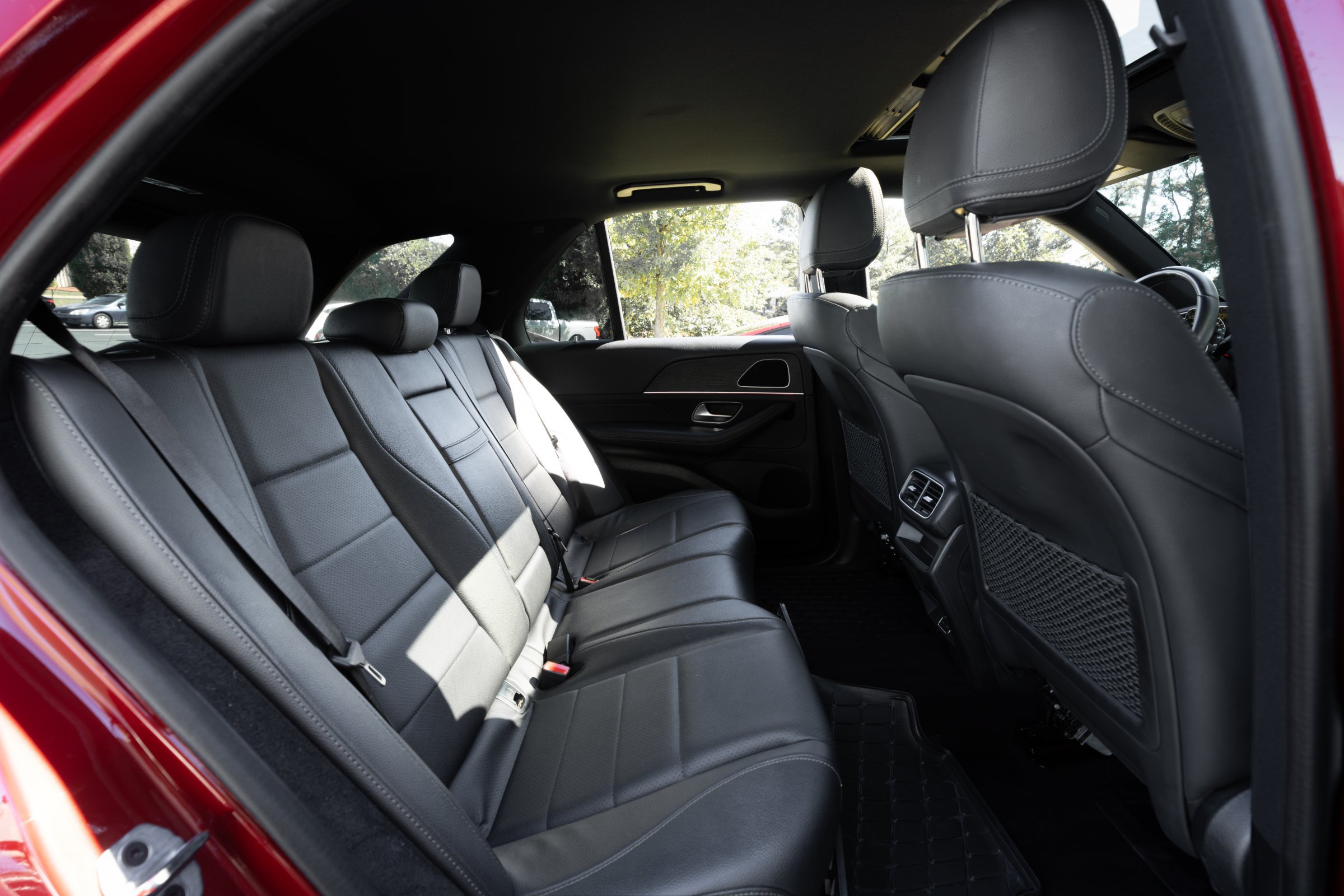 Used 2024 Mercedes-Benz GLE 350 4MATIC w/ AMG Line Exterior image 52