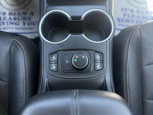 Used 2019 GMC Terrain SLT w/ Preferred Package image 18