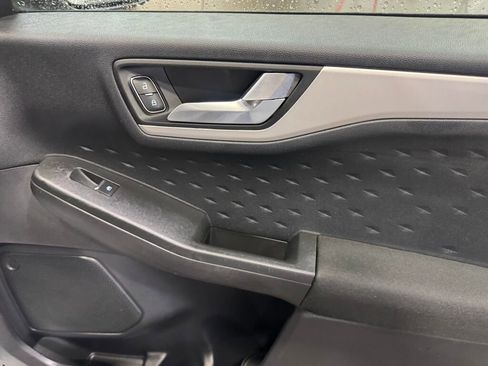 Used 2023 Porsche Cayenne Platinum Edition image 23