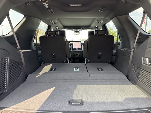 New 2026 GMC Yukon Elevation w/ Elevation Premium Package AWD/4WD image 38