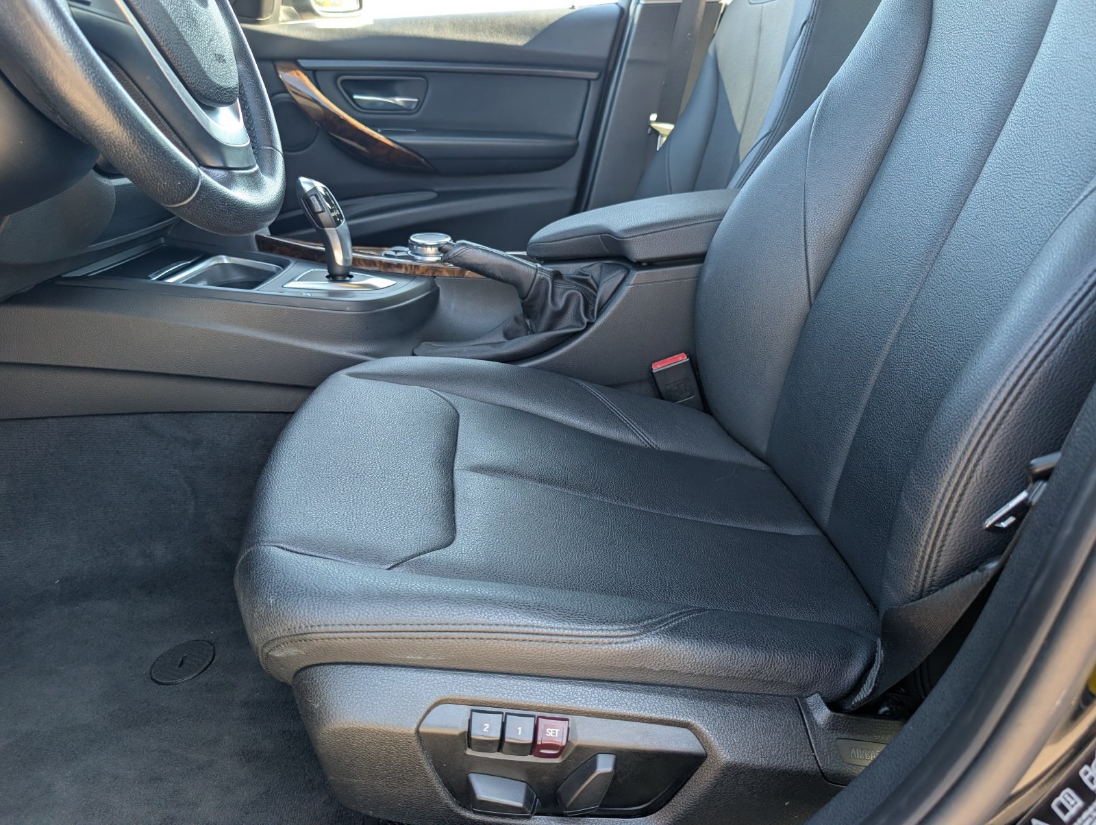 Used 2015 BMW 328i xDrive Sedan AWD/4WD image 16