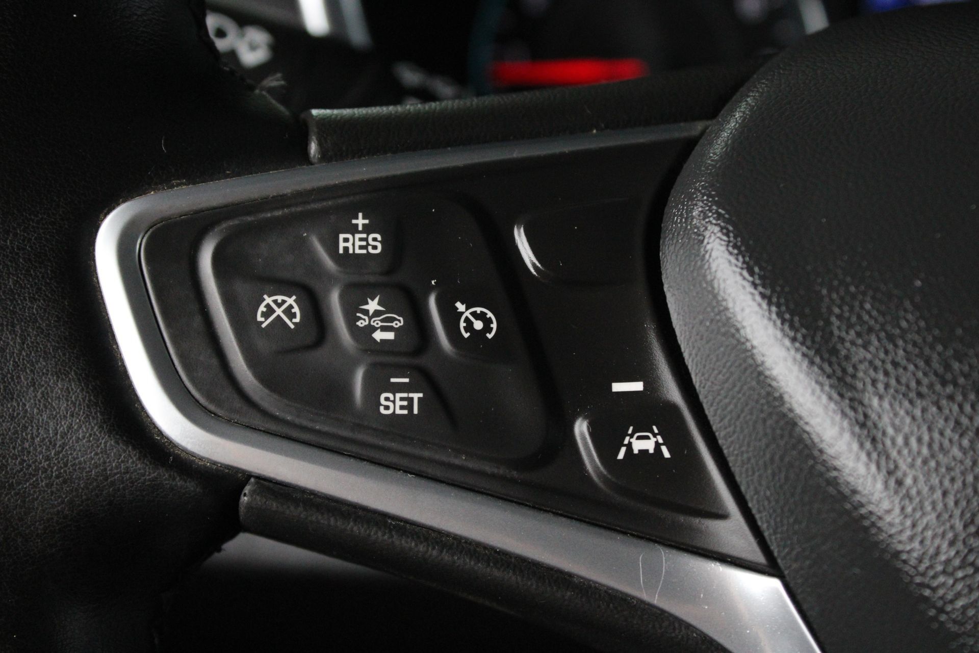 Used 2023 Chevrolet Equinox LT AWD/4WD image 17