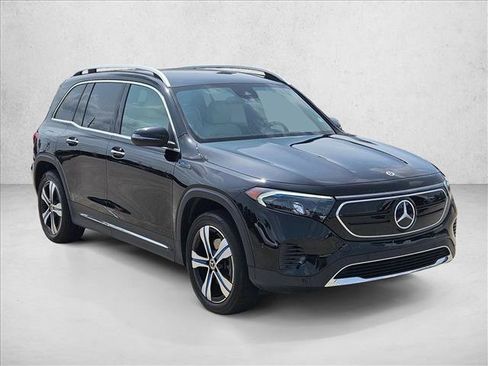 Used 2023 Mercedes-Benz EQB 300 4MATIC image 3
