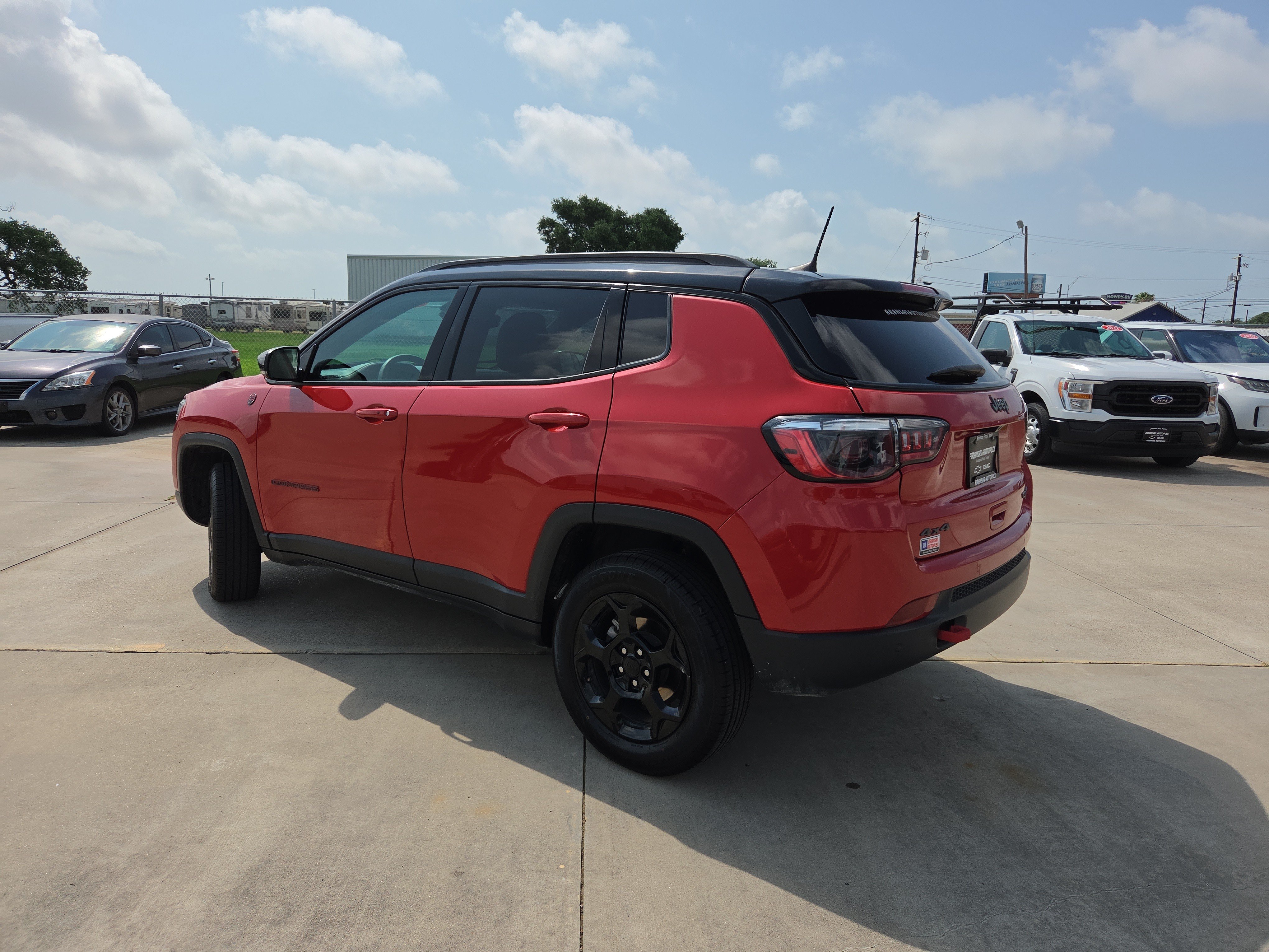 Used 2024 Jeep Compass Trailhawk AWD/4WD image 7